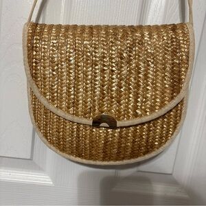 33 East Golden Straw Crossbody Shoulder Bag Magnetic Close